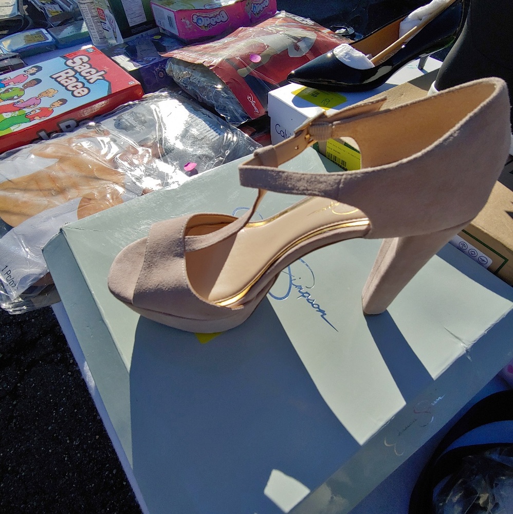 Jessica Simpson Pumps.
